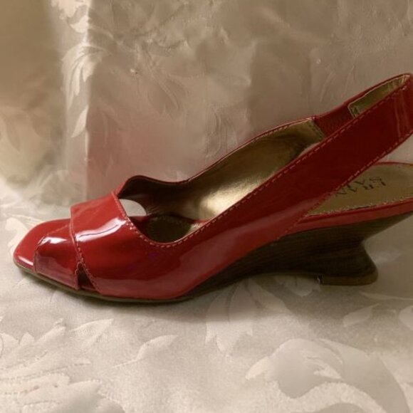 1/3 off! Franco Sarto Red "Stacked Heel" Sandals 8M - Picture 3 of 7